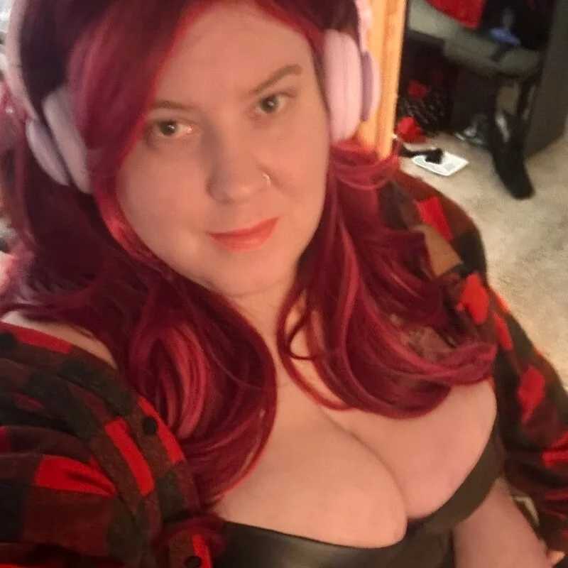 Sexy_Little_SlutAriel — FansOnlyX creator profile