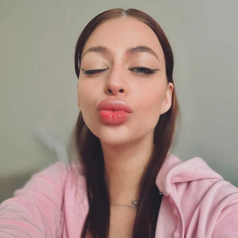 elizabell_rouge — FansOnlyX creator profile