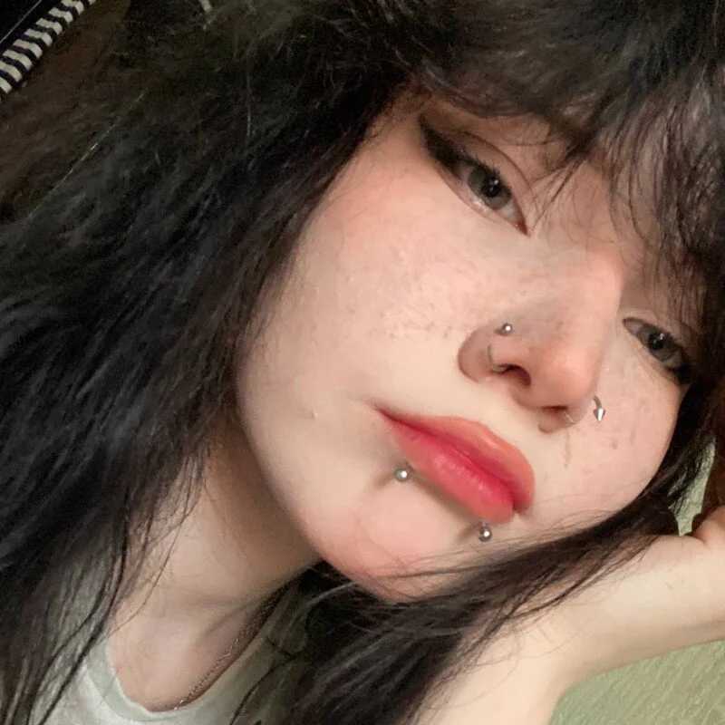 LaranFox — FansOnlyX creator profile