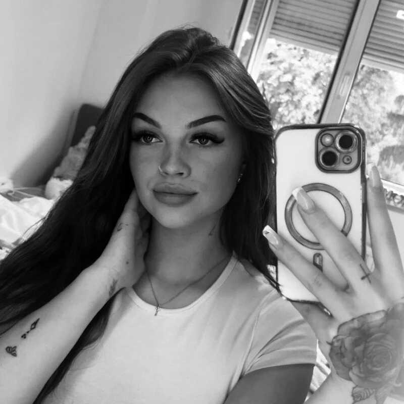 SarahSkyz — FansOnlyX creator profile