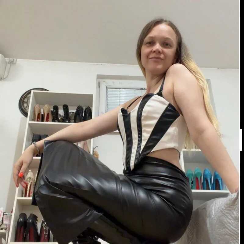 Iris_Pitts_ — FansOnlyX creator profile