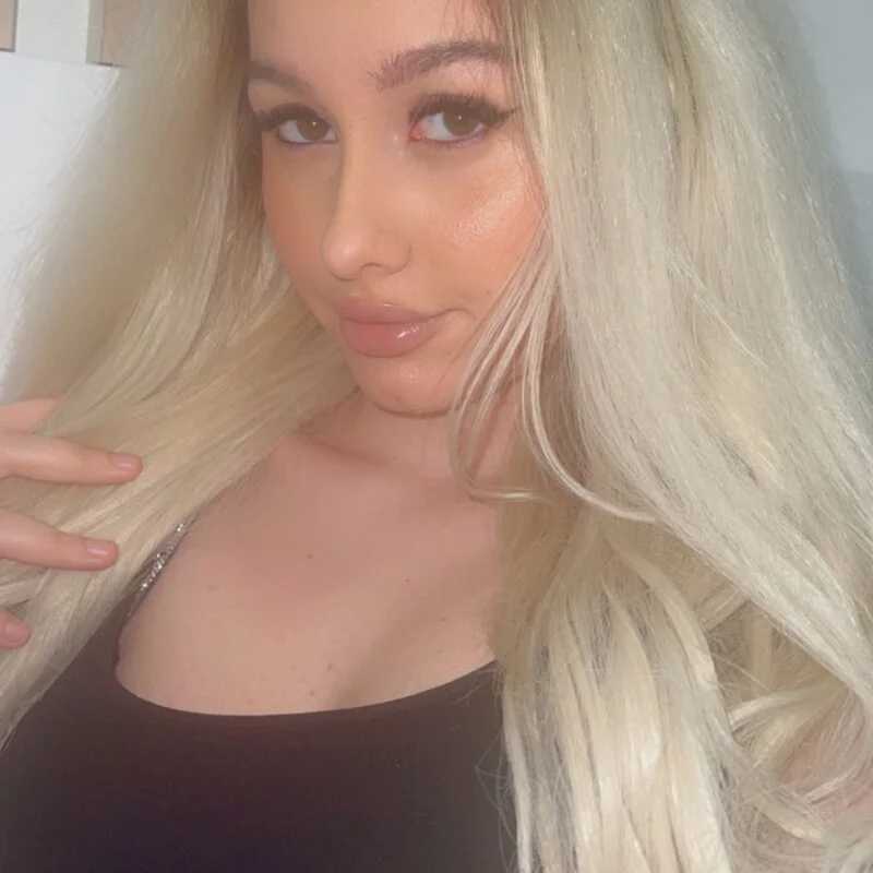 mollyxxx — FansOnlyX creator profile