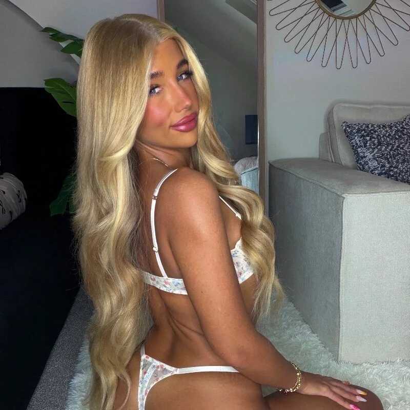KENNIEXROSE — FansOnlyX creator profile