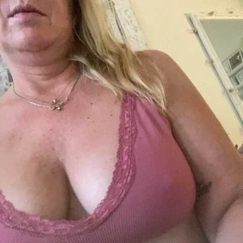 Jossiiee — FansOnlyX creator profile