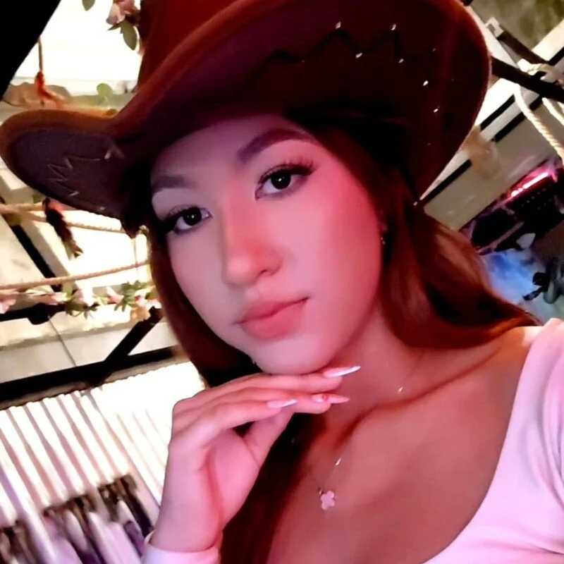 EmilyCruz- — FansOnlyX creator profile
