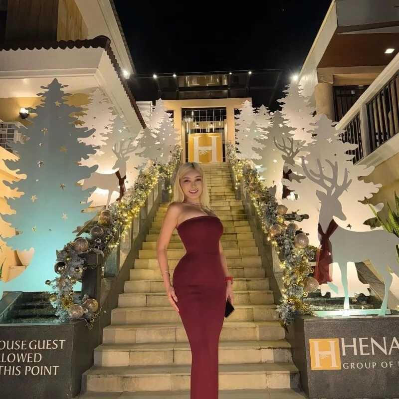 BombshellGoddess — FansOnlyX creator profile