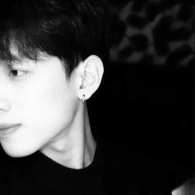 _hinbiz_ — FansOnlyX creator profile