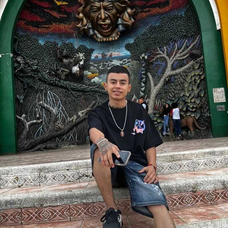 jhostin245 — FansOnlyX creator profile