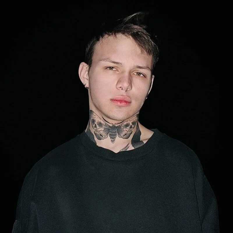 EliVoss — FansOnlyX creator profile
