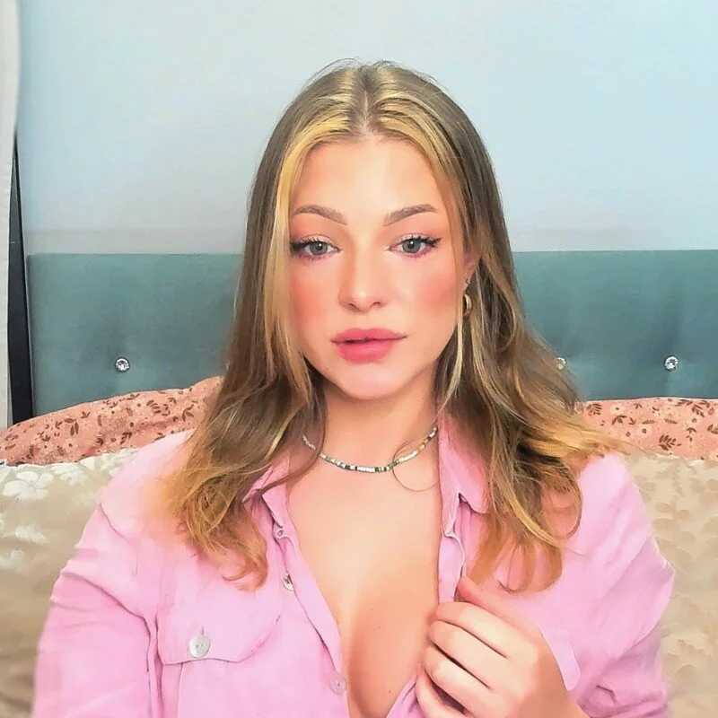 LilyBlondee — FansOnlyX creator profile