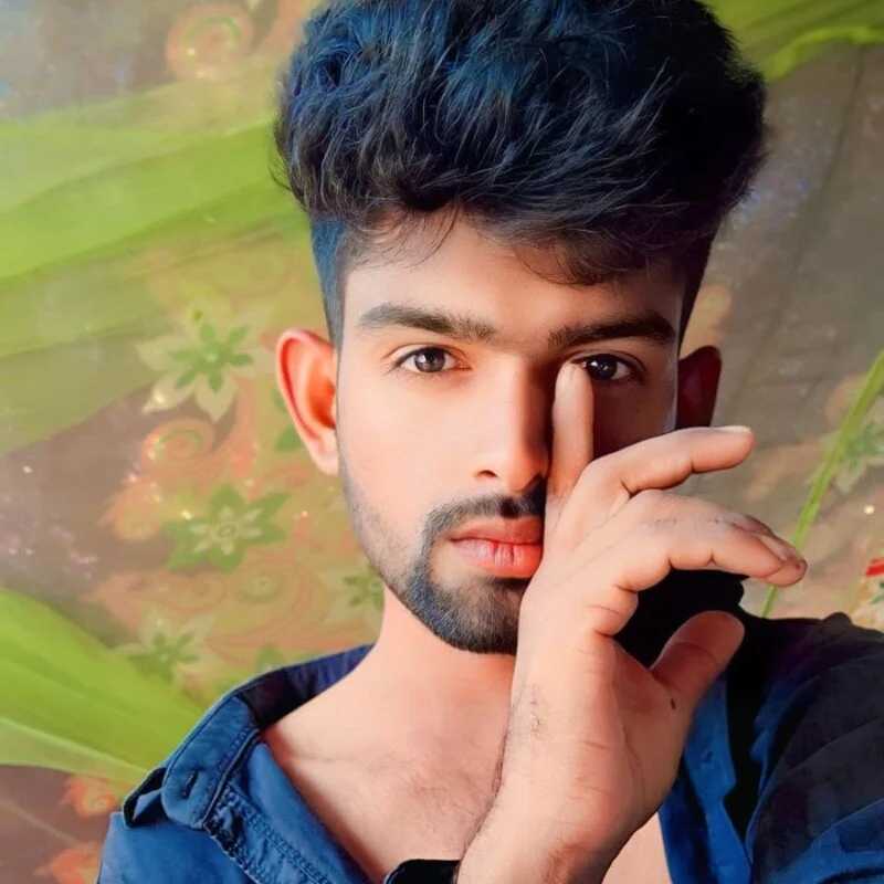 cute_boyy01 — FansOnlyX creator profile