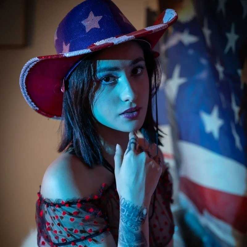 crystalstonee — FansOnlyX creator profile