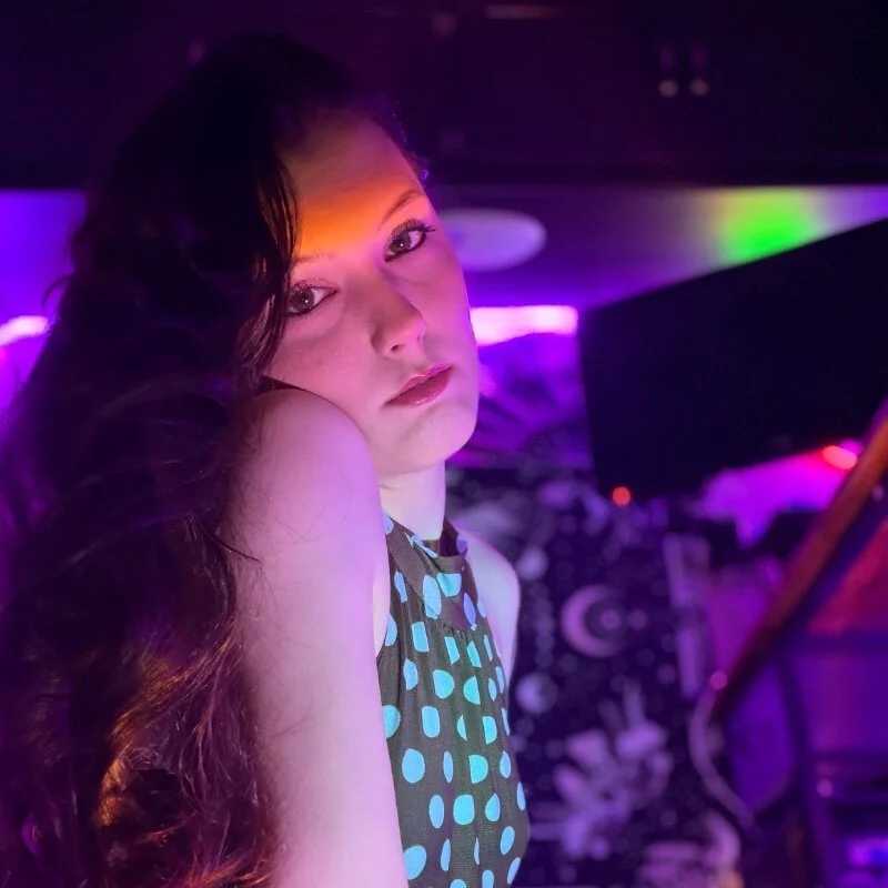 Lilactease — FansOnlyX creator profile