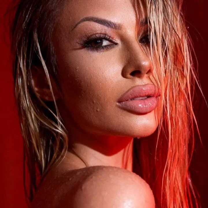 LaraAmosX — FansOnlyX creator profile