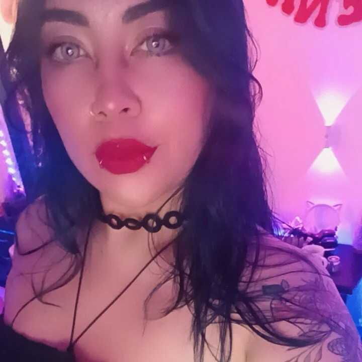 nathalie_zanettii — FansOnlyX creator profile