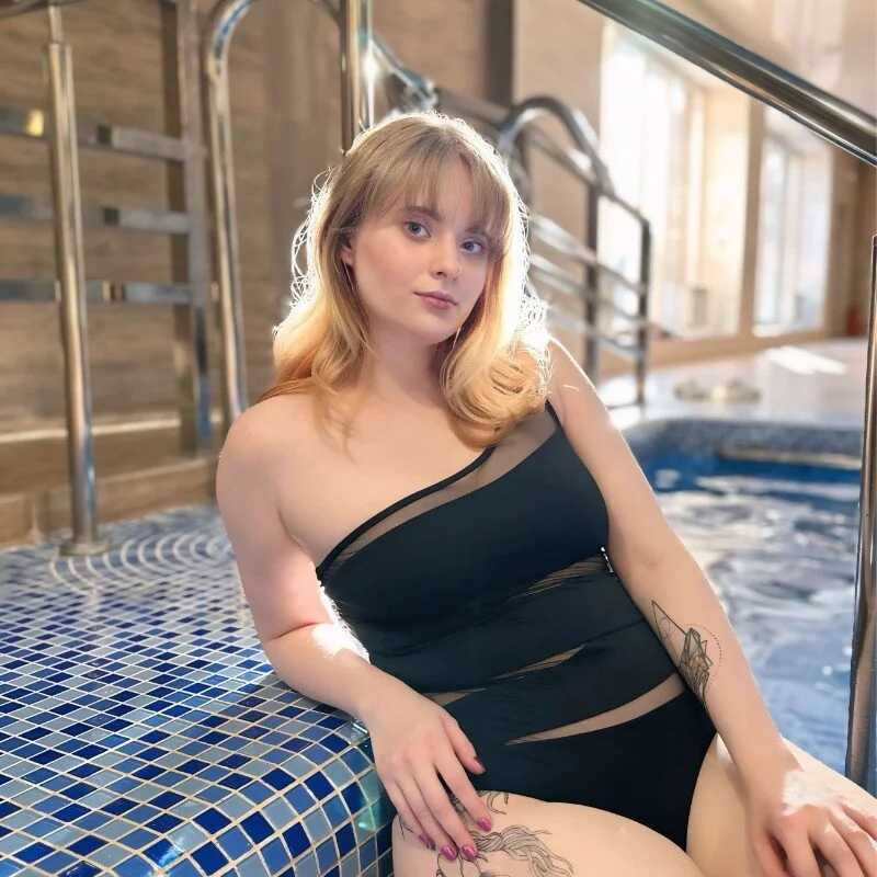 Aemilia_ — FansOnlyX creator profile