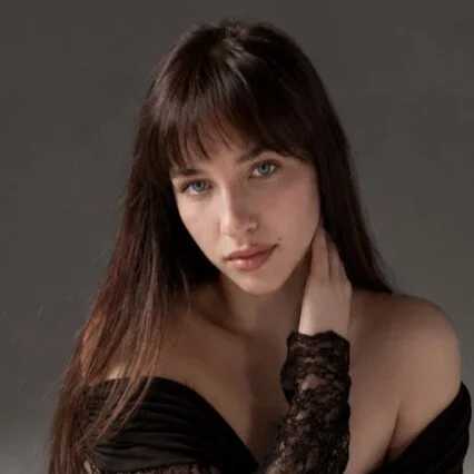 Olivia_Everly — FansOnlyX creator profile