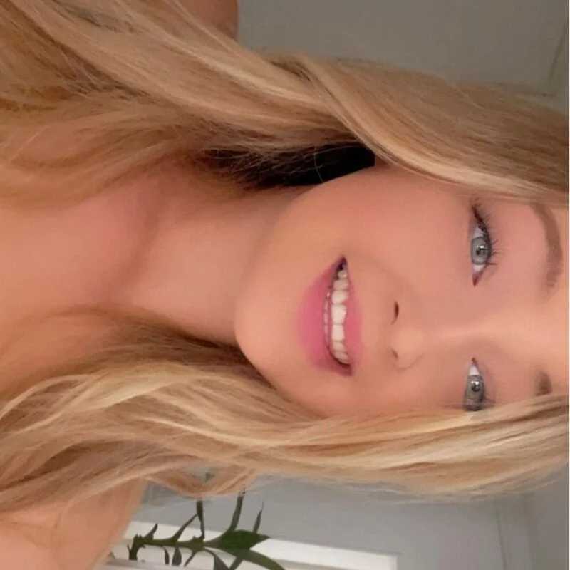 emilypeperoni — FansOnlyX creator profile