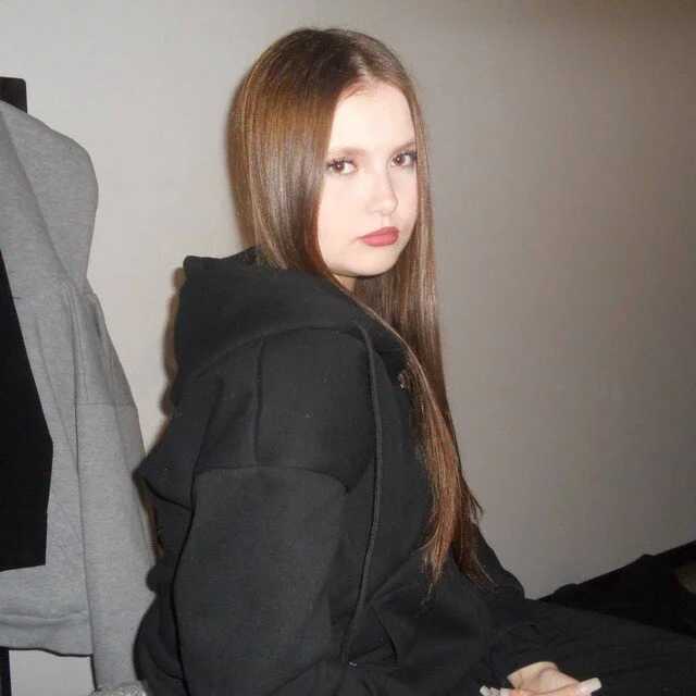 Shinylvy — FansOnlyX creator profile