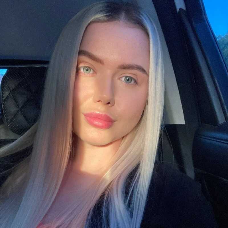 Julia_robertson — FansOnlyX creator profile