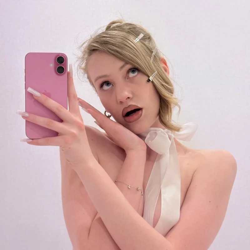 EvaHamilton — FansOnlyX creator profile