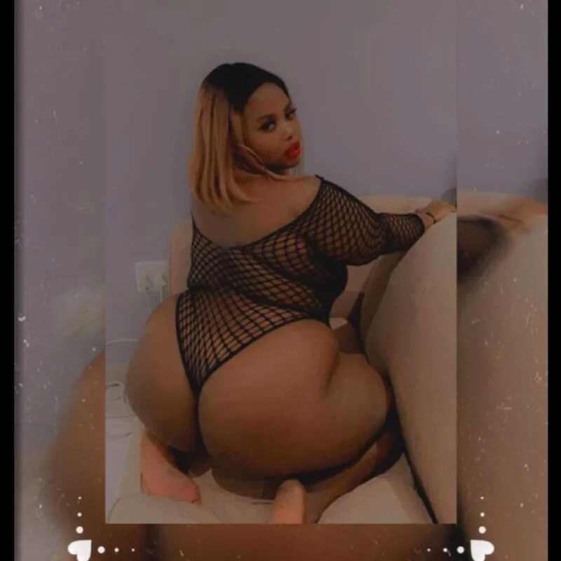 xBUSTY_CANDYx — FansOnlyX creator profile