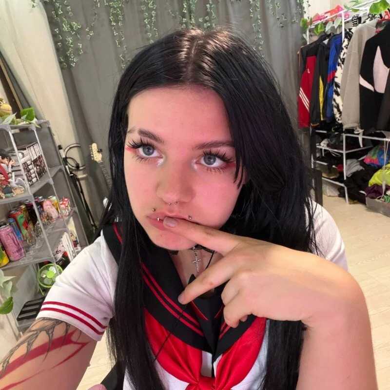 Veloura_Sweet — FansOnlyX creator profile