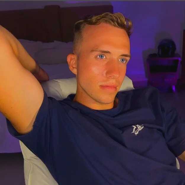 tommy_cumfinger — FansOnlyX creator profile