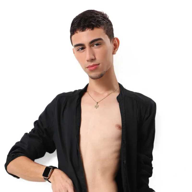 LEANRAIN_CR — FansOnlyX creator profile