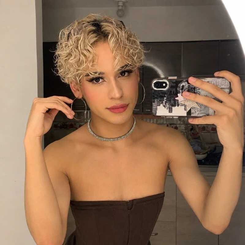 valentinee_xo — FansOnlyX creator profile