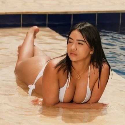 Lia_Guzman — FansOnlyX creator profile