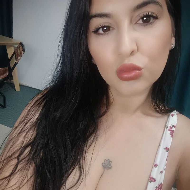 AmelieSanders — FansOnlyX creator profile