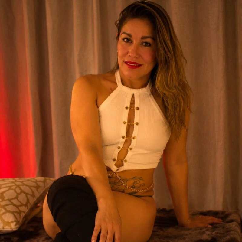 _Caroliina — FansOnlyX creator profile