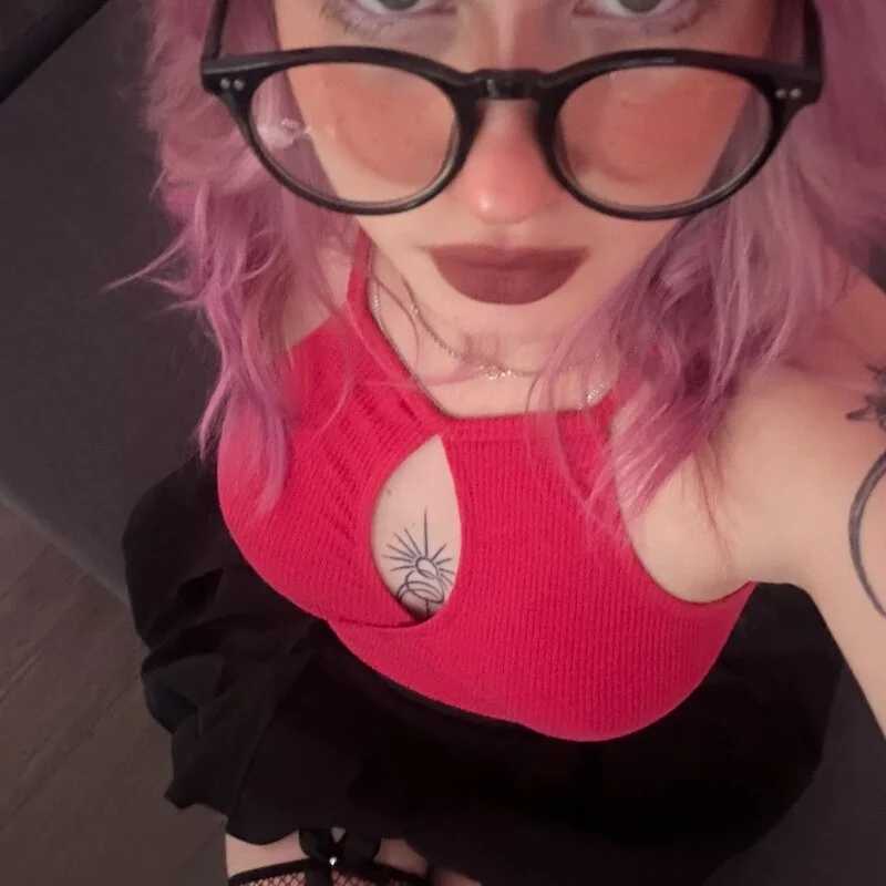 Katie_Kiss — FansOnlyX creator profile