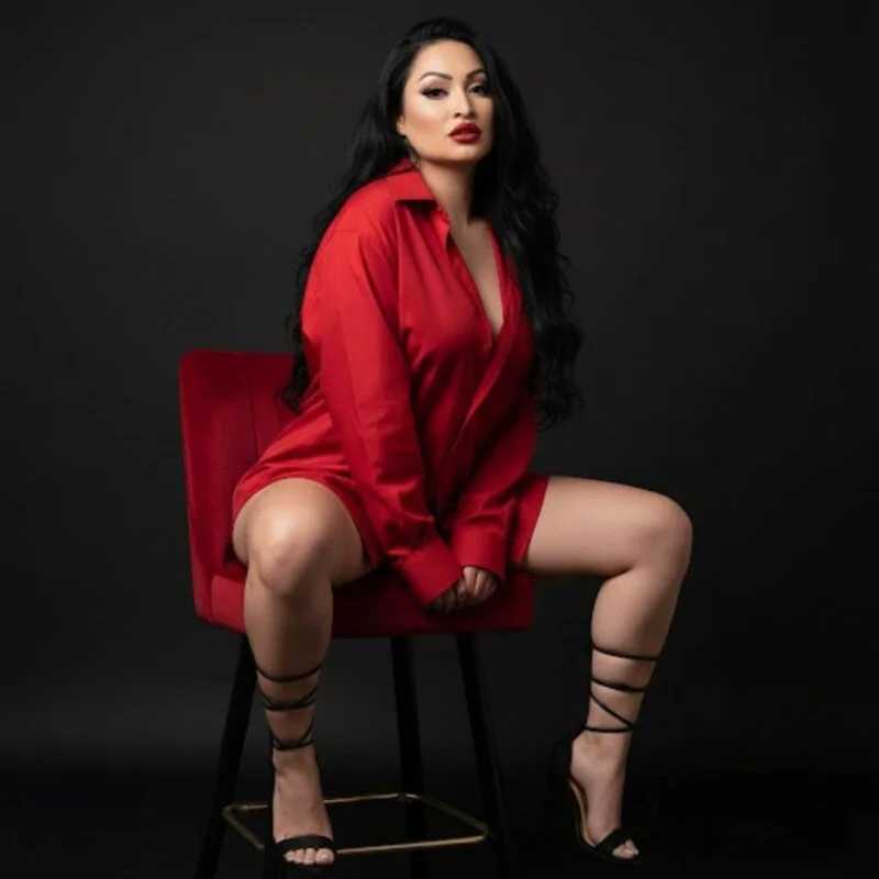 AmyraSunris — FansOnlyX creator profile