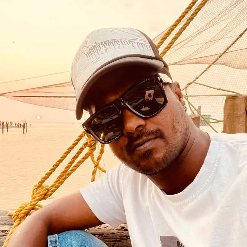 kalithilvasu — FansOnlyX creator profile