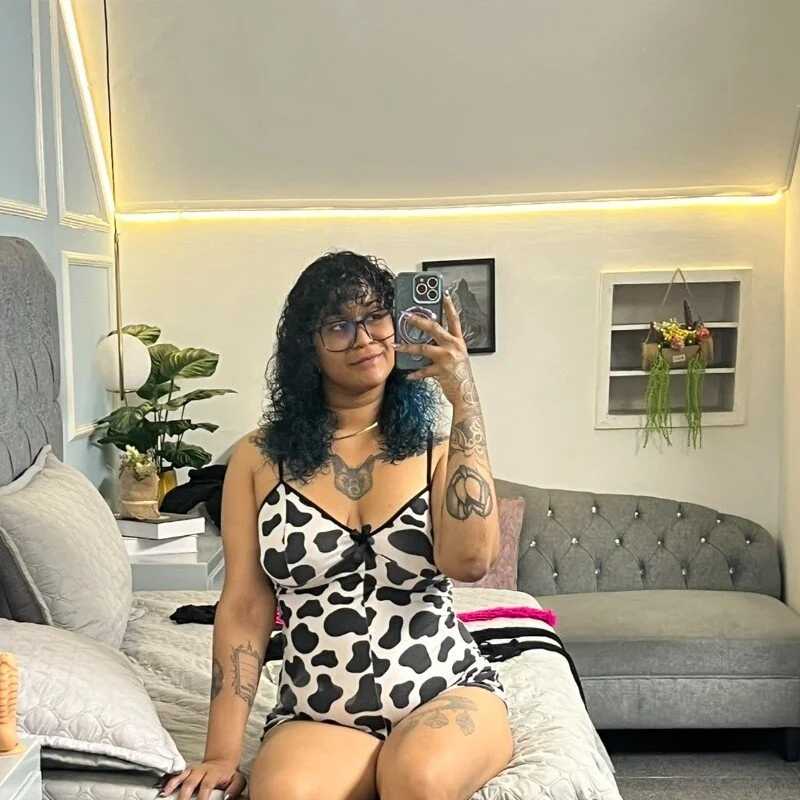 bella_trix01 — FansOnlyX creator profile