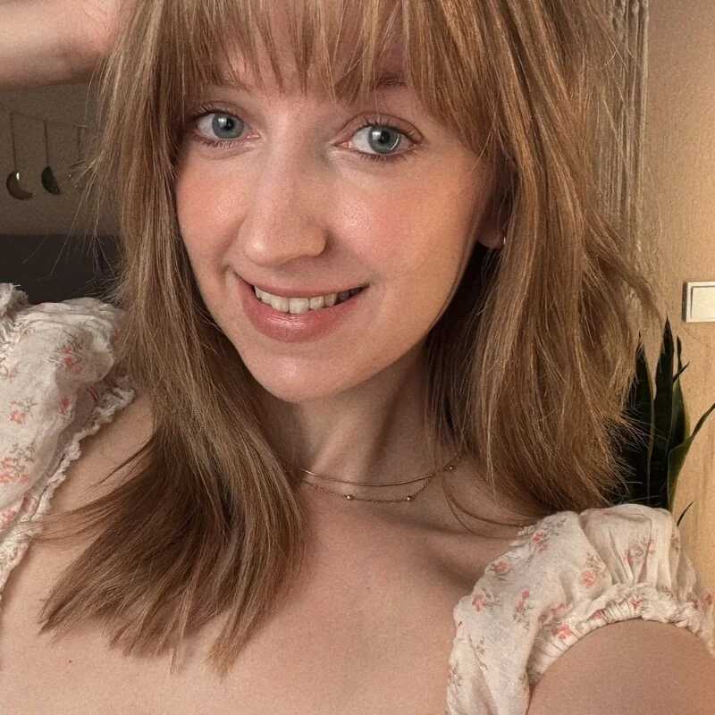 moalyn — FansOnlyX creator profile