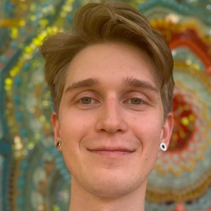 Shirizi — FansOnlyX creator profile