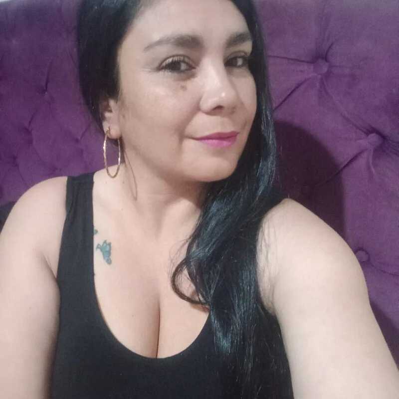 vivian-milf — FansOnlyX creator profile