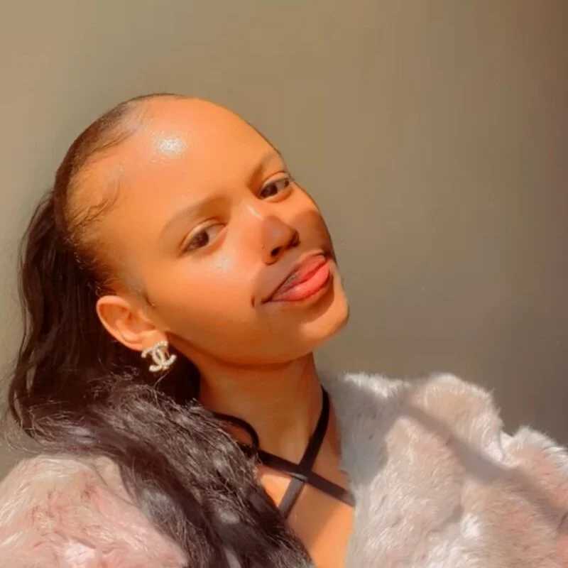 peeky_pinkyy — FansOnlyX creator profile