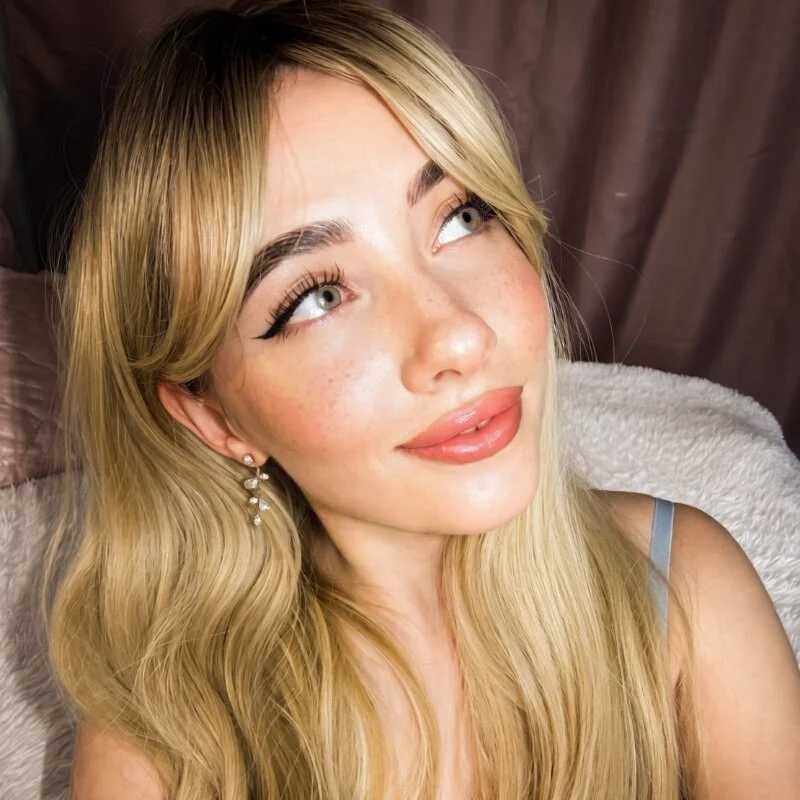 Sabrina_Blair — FansOnlyX creator profile