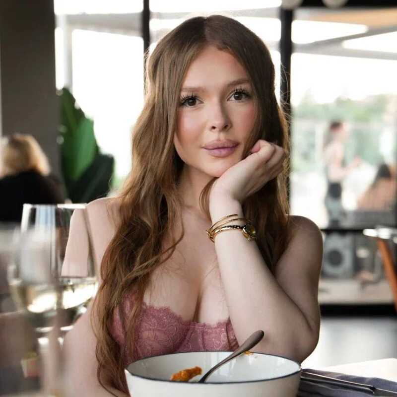 BelleDream — FansOnlyX creator profile