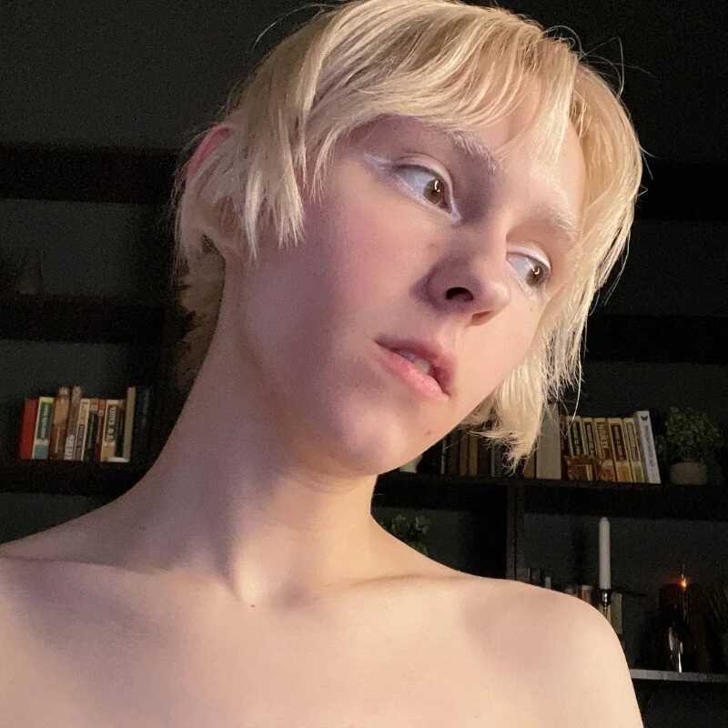 holyedward — FansOnlyX creator profile