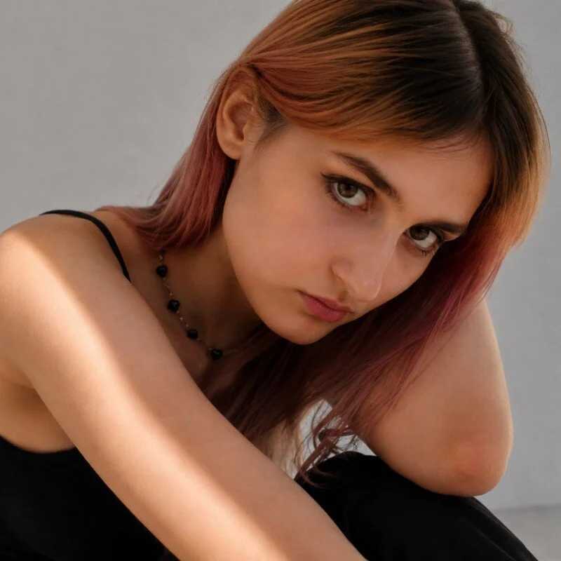 MayaGrins — FansOnlyX creator profile