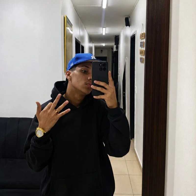 jl_brayan12 — FansOnlyX creator profile