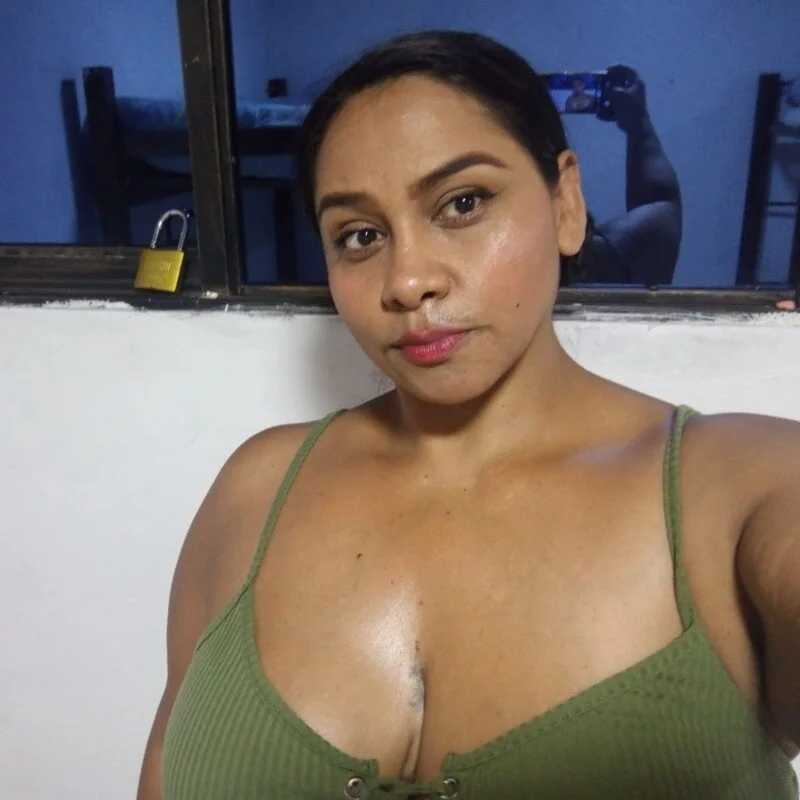 annie_maracas — FansOnlyX creator profile