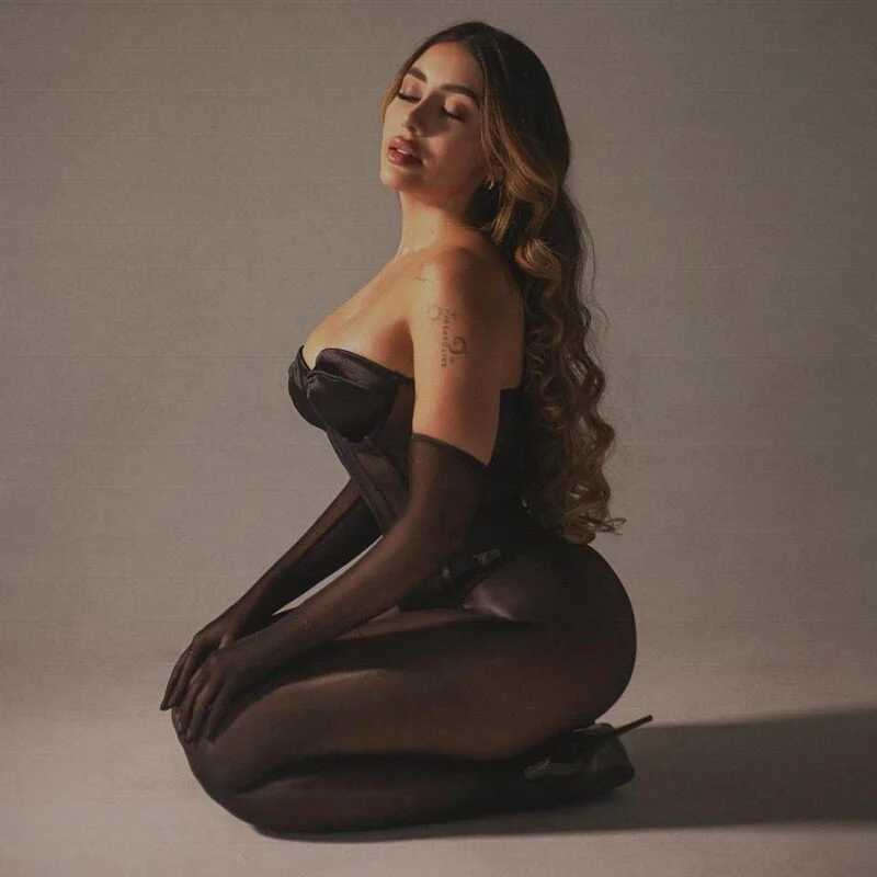 Annyy_Rosse — FansOnlyX creator profile