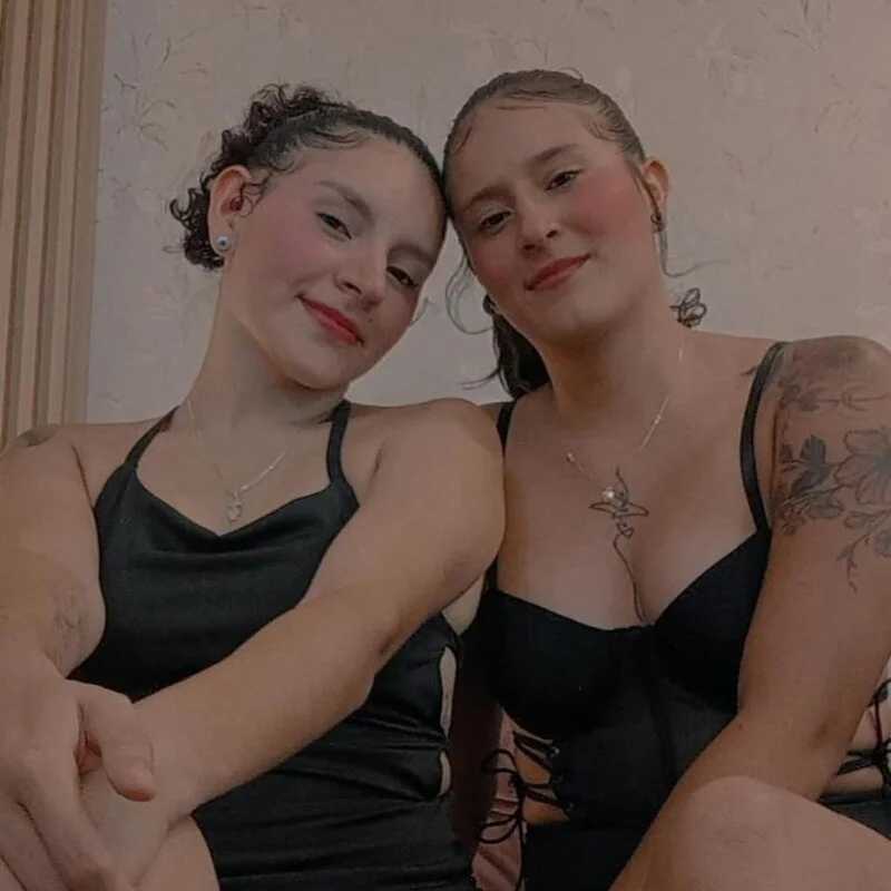 Chloe_and_Scarlett — FansOnlyX creator profile