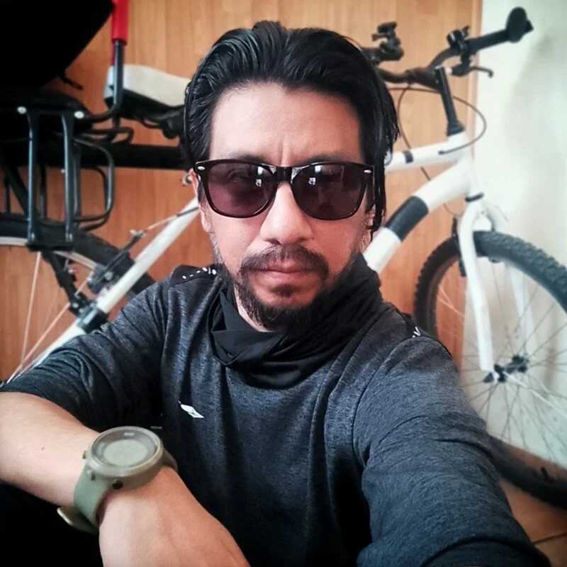 IASuarezV — FansOnlyX creator profile